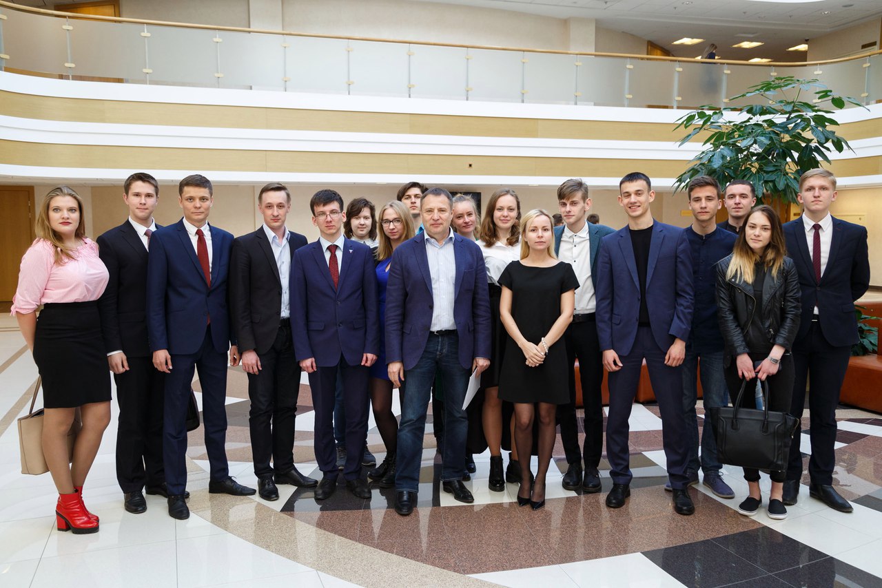 Представители молодёжи.jpg Представители молодёжи.jpg